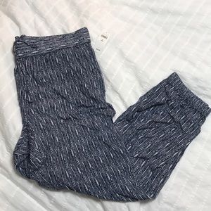 SOLD NWT Gap pants